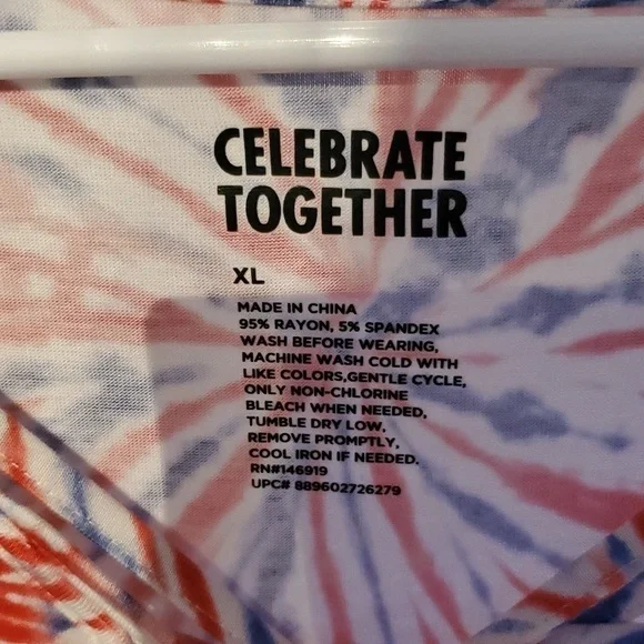 🐻   Celebrate Together T-shirt size XL - Picture 2 of 3